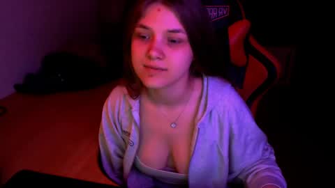 Snapshot of _sweet_foxy_ chatting on 04.30.26 Mari online show from 04.30.26