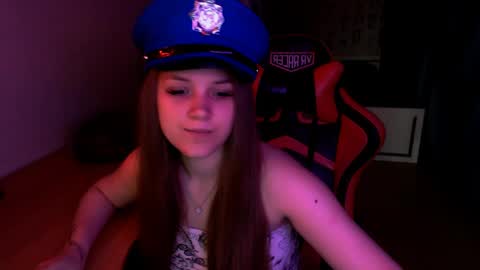 Snapshot of _sweet_foxy_ chatting on 05.11.26 Mari online show from 05.11.26
