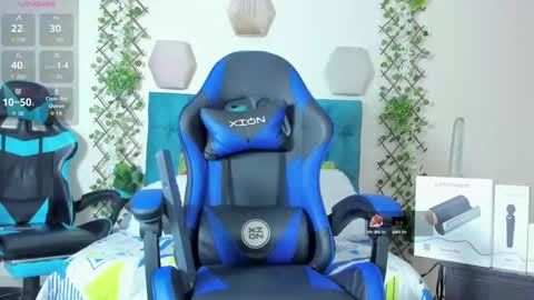 Snapshot of _taylor_black chatting on 10.08.25 Taylor online show from 10.08.25