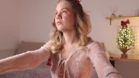 Annie online show from 12.26.24