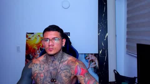 Snapshot of _thadeo_ chatting on 10.14.25 ThadeoWolf online show from 10.14.25