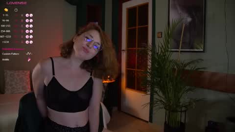 Evi online show from 10.17.25