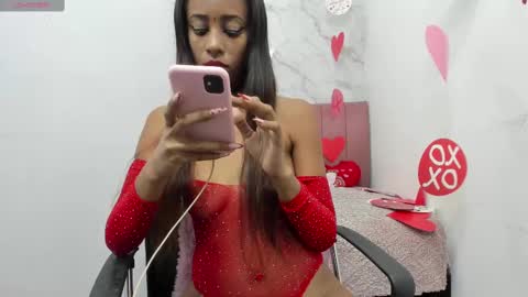 Snapshot of _tinny_hot chatting on 02.12.25 tinny online show from 02.12.25
