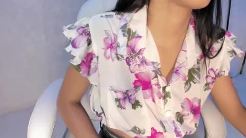 Snapshot of _tinyrousse_ chatting on 02.28.25 Rousse online show from 02.28.25