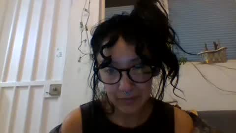 Snapshot of _tutti_frutti_ chatting on 12.27.24 _tutti_frutti_ online show from 12.27.24