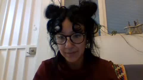Snapshot of _tutti_frutti_ chatting on 12.29.24 _tutti_frutti_ online show from 12.29.24
