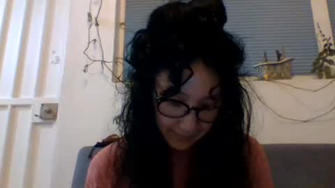 Snapshot of _tutti_frutti_ chatting on 12.31.24 _tutti_frutti_ online show from 12.31.24