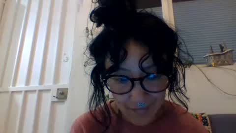 Snapshot of _tutti_frutti_ chatting on 12.31.24 _tutti_frutti_ online show from 12.31.24