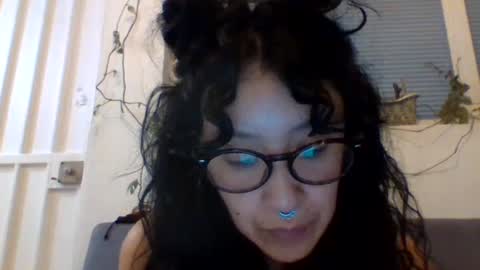 Snapshot of _tutti_frutti_ chatting on 01.04.25 _tutti_frutti_ online show from 01.04.25