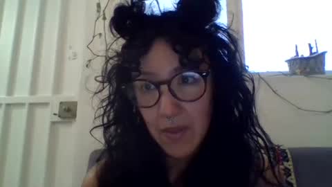 Snapshot of _tutti_frutti_ chatting on 01.05.25 _tutti_frutti_ online show from 01.05.25