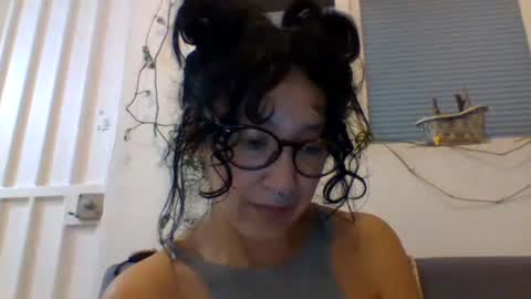 Snapshot of _tutti_frutti_ chatting on 01.17.25 _tutti_frutti_ online show from 01.17.25
