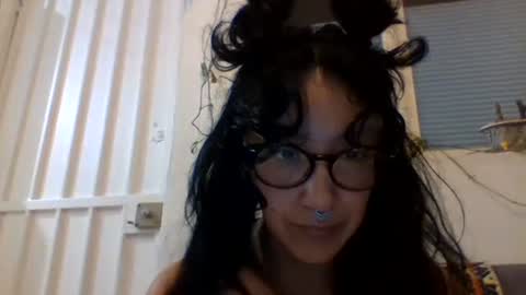 Snapshot of _tutti_frutti_ chatting on 01.22.25 _tutti_frutti_ online show from 01.22.25