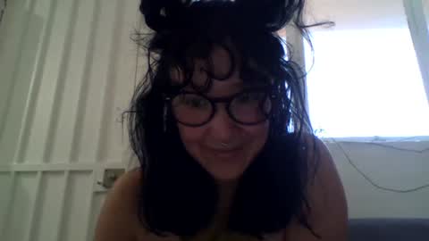 Snapshot of _tutti_frutti_ chatting on 02.04.25 _tutti_frutti_ online show from 02.04.25