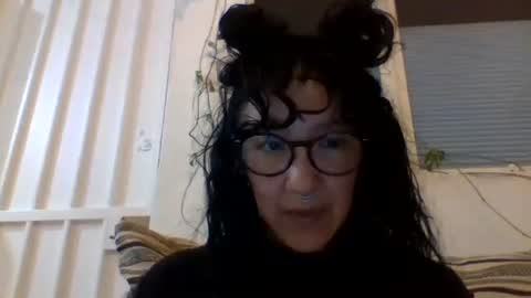 Snapshot of _tutti_frutti_ chatting on 02.05.25 _tutti_frutti_ online show from 02.05.25