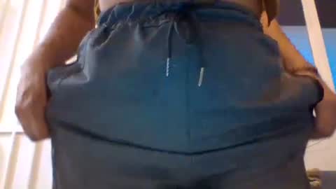 Snapshot of _tutti_frutti_ chatting on 02.14.25 _tutti_frutti_ online show from 02.14.25