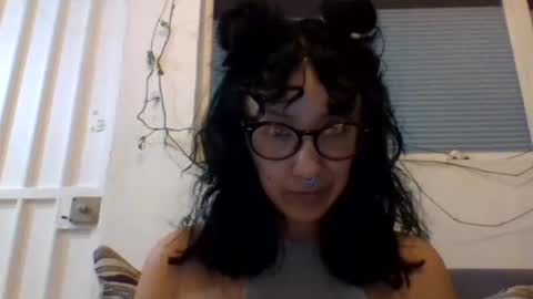 Snapshot of _tutti_frutti_ chatting on 02.16.25 _tutti_frutti_ online show from 02.16.25