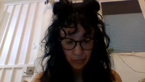 Snapshot of _tutti_frutti_ chatting on 02.16.25 _tutti_frutti_ online show from 02.16.25