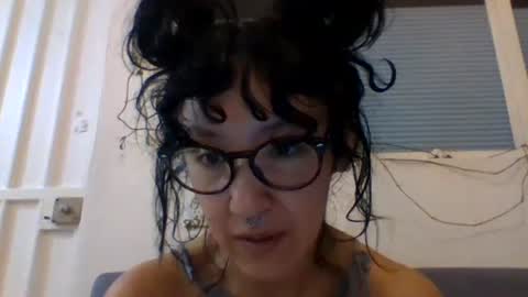 Snapshot of _tutti_frutti_ chatting on 02.18.25 _tutti_frutti_ online show from 02.18.25