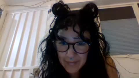 Snapshot of _tutti_frutti_ chatting on 02.20.25 _tutti_frutti_ online show from 02.20.25