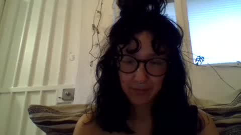 Snapshot of _tutti_frutti_ chatting on 02.23.25 _tutti_frutti_ online show from 02.23.25