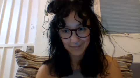 Snapshot of _tutti_frutti_ chatting on 03.08.25 _tutti_frutti_ online show from 03.08.25