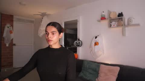 Anastasia Vahos online show from 10.27.25