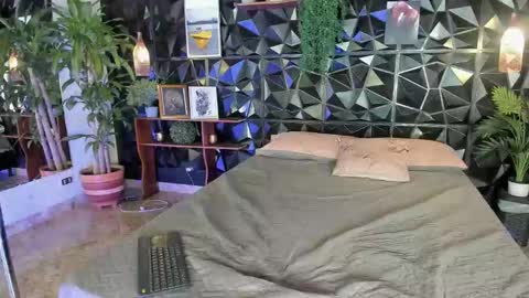 Snapshot of _valentina_69 chatting on 09.27.25 _valentina_69 online show from 09.27.25