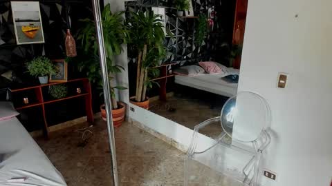 Snapshot of _valentina_69 chatting on 10.14.25 _valentina_69 online show from 10.14.25