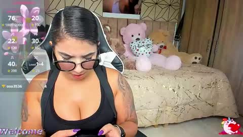Snapshot of _vane_lopez chatting on 09.08.25 vane online show from 09.08.25