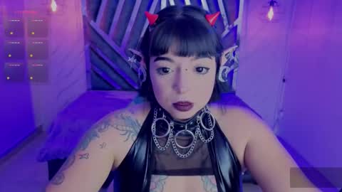 Snapshot of _vermell_ chatting on 01.17.26 Vermeil online show from 01.17.26