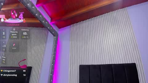 Snapshot of _veronica_tits chatting on 10.10.25 Veronica  online show from 10.10.25