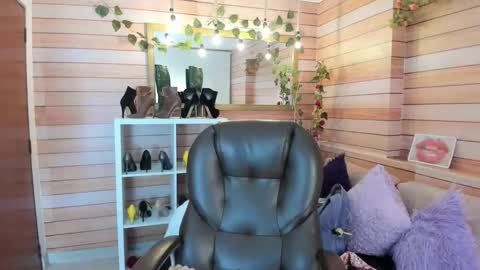 Snapshot of _victoria_collins chatting on 02.17.26 Sol online show from 02.17.26