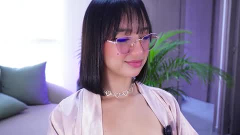 Snapshot of _victoria_florez chatting on 09.17.25 VICTORIA online show from 09.17.25