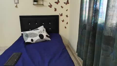 Snapshot of _victoriia_971 chatting on 02.24.25 _victoriia_971 online show from 02.24.25