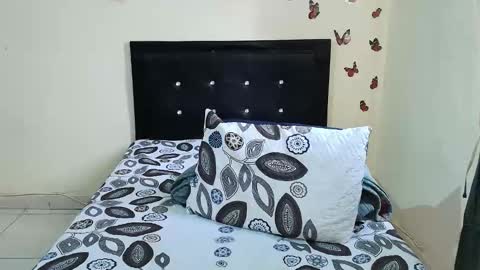 Snapshot of _victoriia_971 chatting on 10.27.25 _victoriia_971 online show from 10.27.25