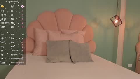 Snapshot of _vix555_ chatting on 02.08.25 Vix online show from 02.08.25