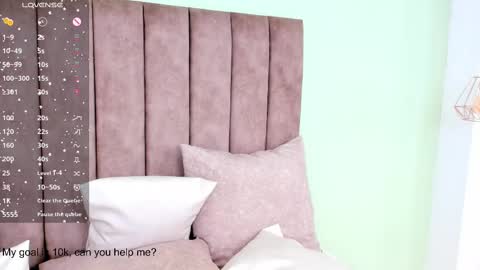 Snapshot of _vix555_ chatting on 03.05.25 Vix online show from 03.05.25