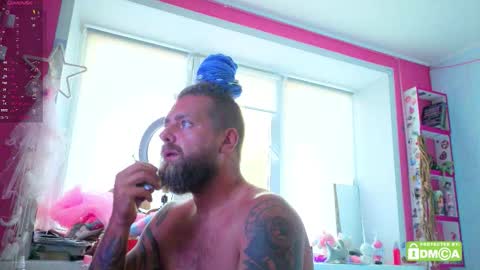 Snapshot of _wayan_ chatting on 10.14.25 Wayan online show from 10.14.25