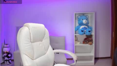 Fernanda  online show from 10.24.25