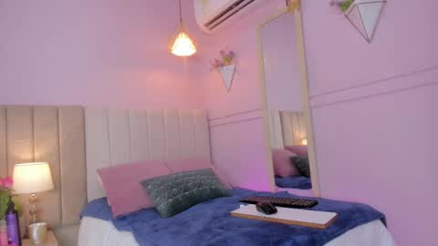 Snapshot of _wendy_x chatting on 09.20.25 _wendy_x online show from 09.20.25