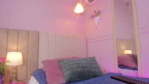 Snapshot of _wendy_x chatting on 09.26.25 _wendy_x online show from 09.26.25