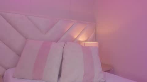 Snapshot of _wendy_x chatting on 10.13.25 _wendy_x online show from 10.13.25