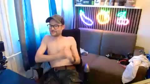 Snapshot of _whoisthatguy_ chatting on 06.20.26 _whoisthatguy_ online show from 06.20.26