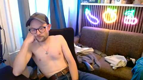 Snapshot of _whoisthatguy_ chatting on 07.07.26 _whoisthatguy_ online show from 07.07.26