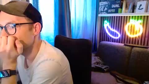 Snapshot of _whoisthatguy_ chatting on 07.12.26 _whoisthatguy_ online show from 07.12.26
