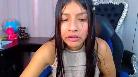 Snapshot of _xxxlittlegirl chatting on 12.28.24 ZARA online show from 12.28.24