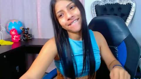 Snapshot of _xxxlittlegirl chatting on 12.30.24 ZARA online show from 12.30.24
