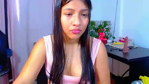 Snapshot of _xxxlittlegirl chatting on 02.01.25 ZARA online show from 02.01.25