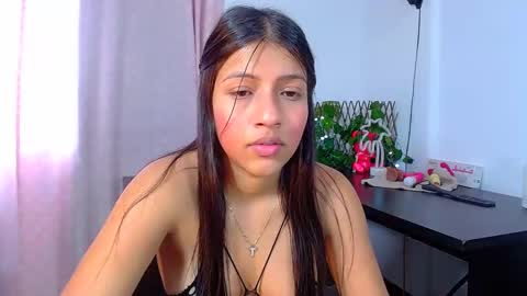 Snapshot of _xxxlittlegirl chatting on 02.03.25 ZARA online show from 02.03.25