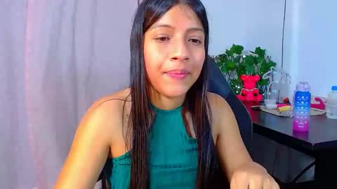 Snapshot of _xxxlittlegirl chatting on 02.07.25 ZARA online show from 02.07.25